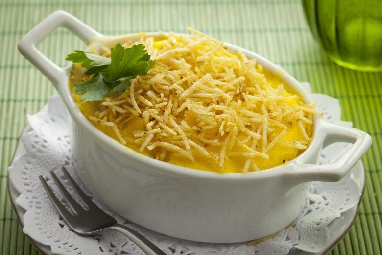 Escondidinho de bacalhau com batata palha