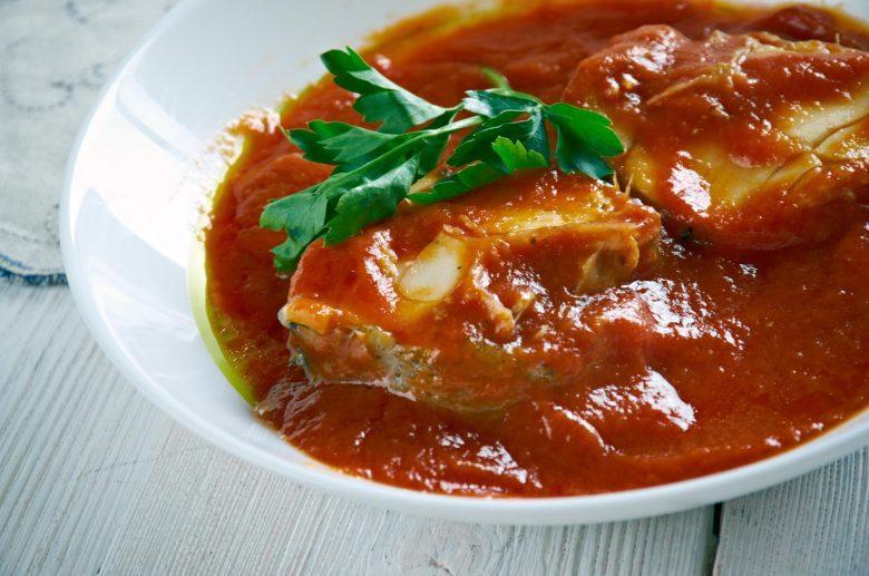 Peixe ao molho sugo
