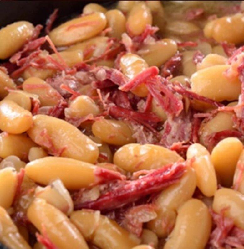 Feijão branco com carne seca