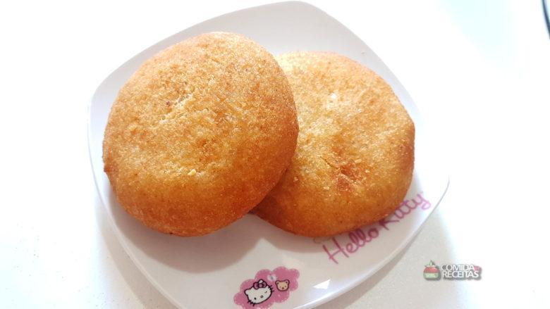 Bolinho de batata e carne