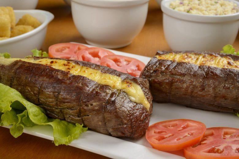Carne recheada com provolone