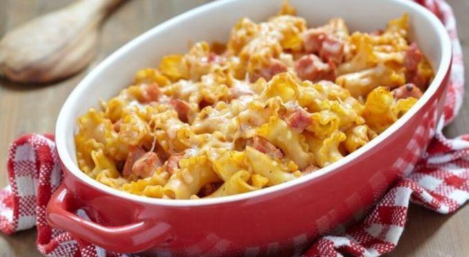 Macarrão ao forno com bacon e mussarela