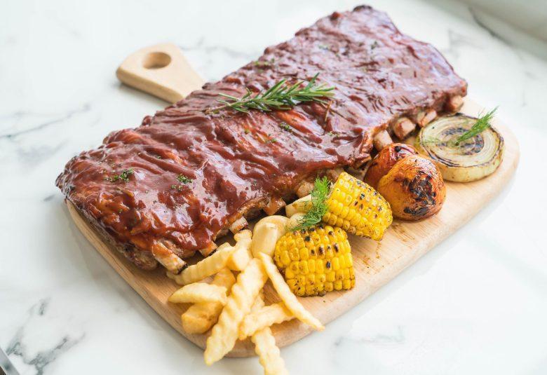 Costeleta suína com molho barbecue