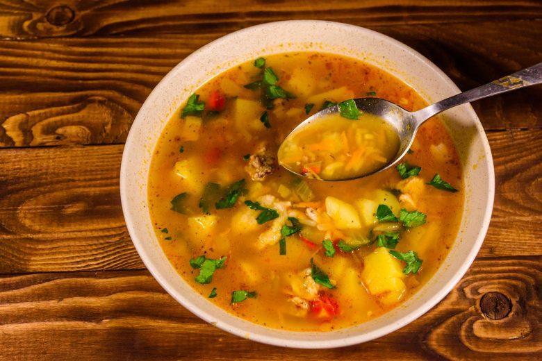 Canja de frango e legumes