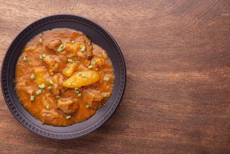 Ensopado de carne com mandioca