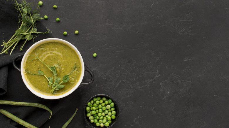 Sopa creme de ervilha com hortelã