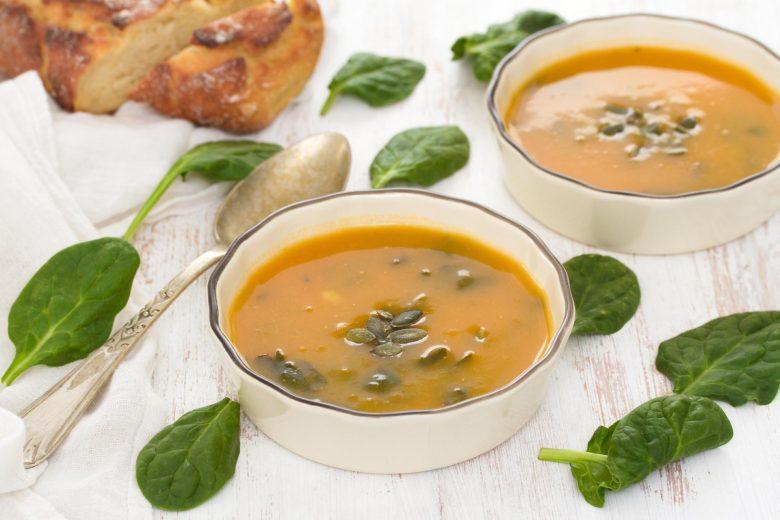 Sopa de espinafre com abóbora