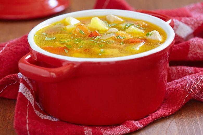 Sopa de legumes com galinha