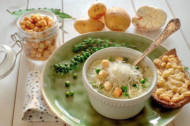 Caldo quente de batata