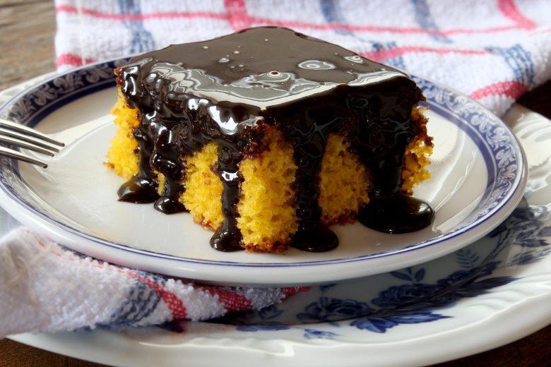 Bolo de cenoura com laranja