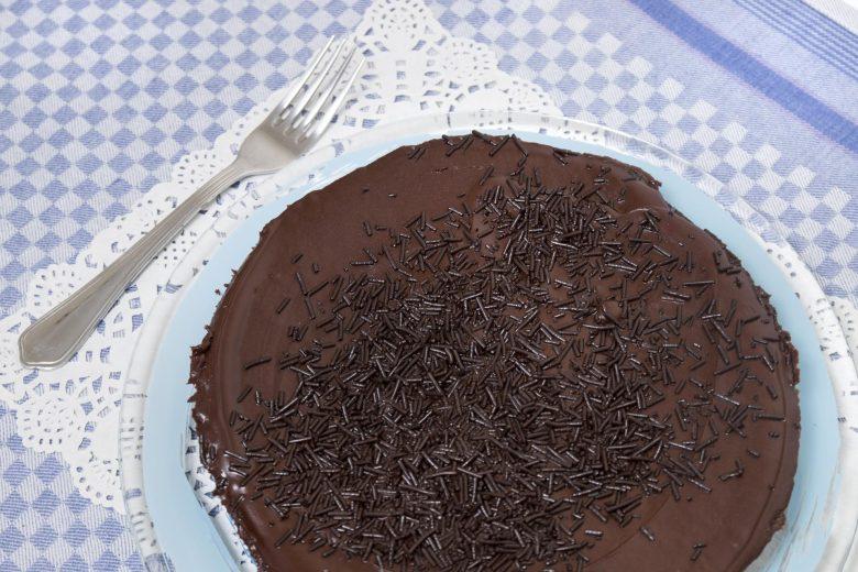 Bolo molhado de chocolate
