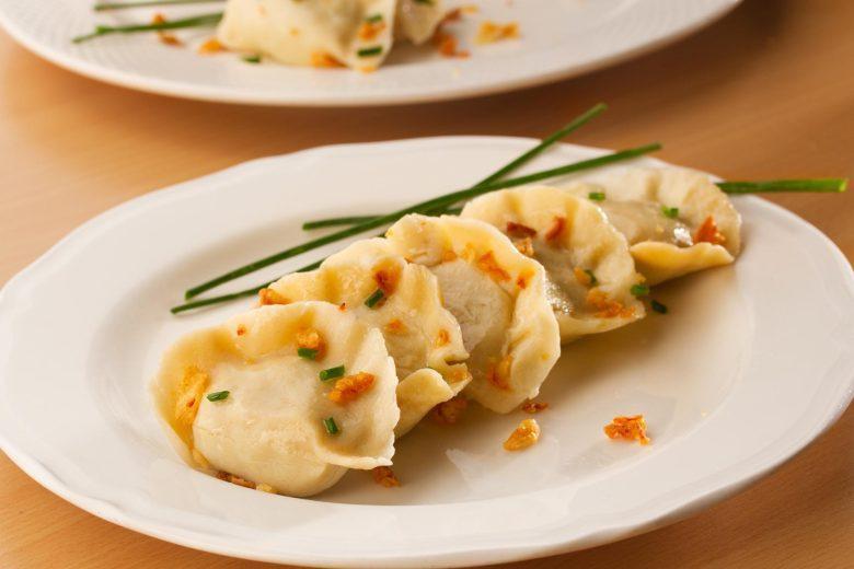 Pierogi com massa de pastel