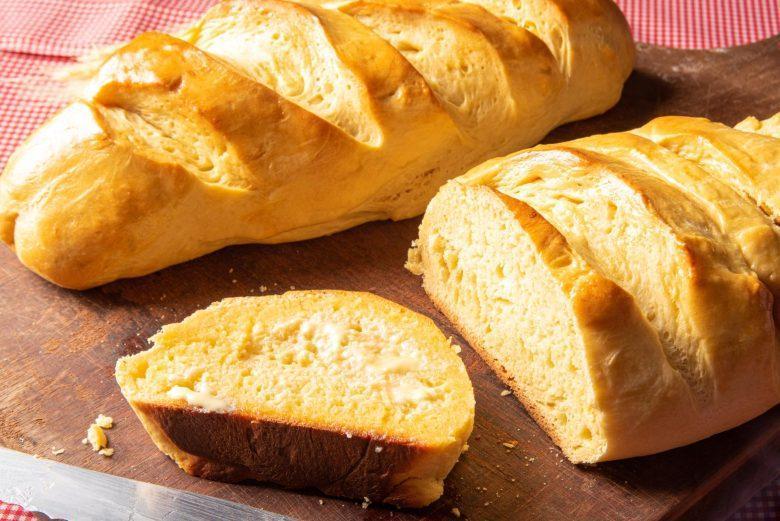 Pão caseiro de leite condensado no liquidificador