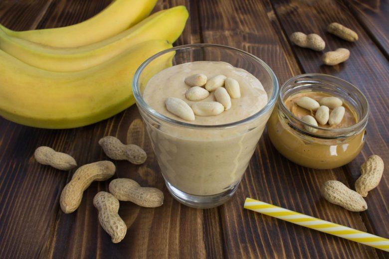 Smoothie de banana com pasta de amendoim
