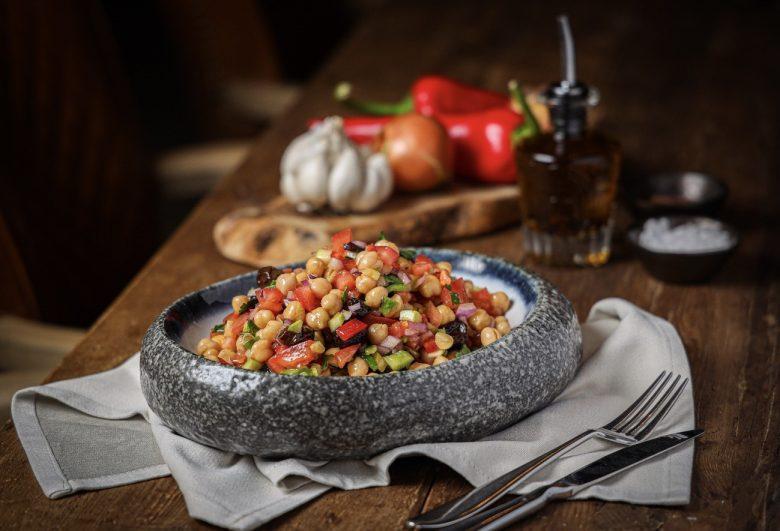 Salada de grão de bico crocante