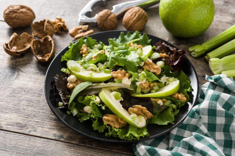 Salada de maçã com nozes