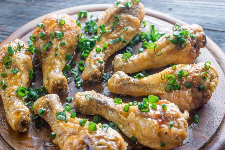Coxa de frango assada ao molho de laranja