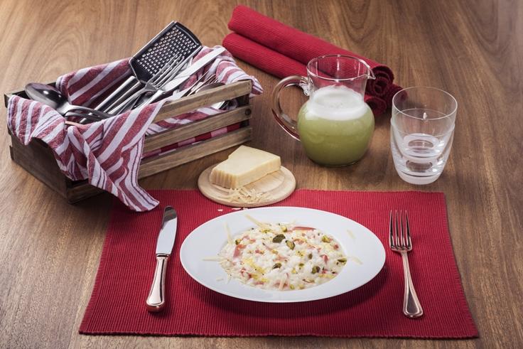 Risoto de mortadela com pistache e limão