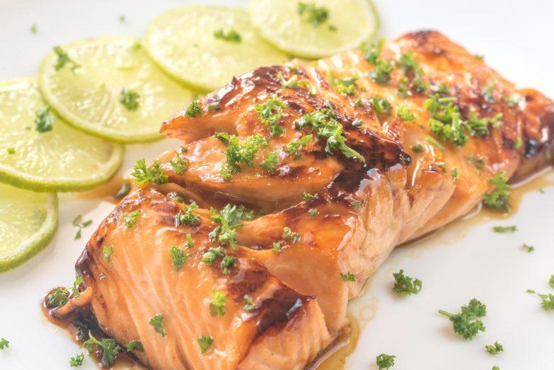 Salmão ao molho shoyu