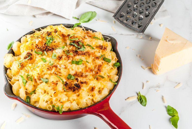 Macarrão com queijo e bacon