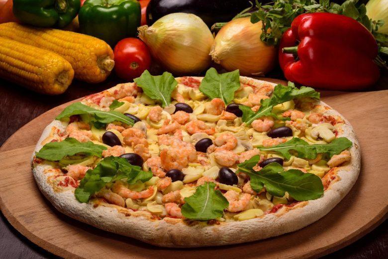 Pizza de camarão com azeitona