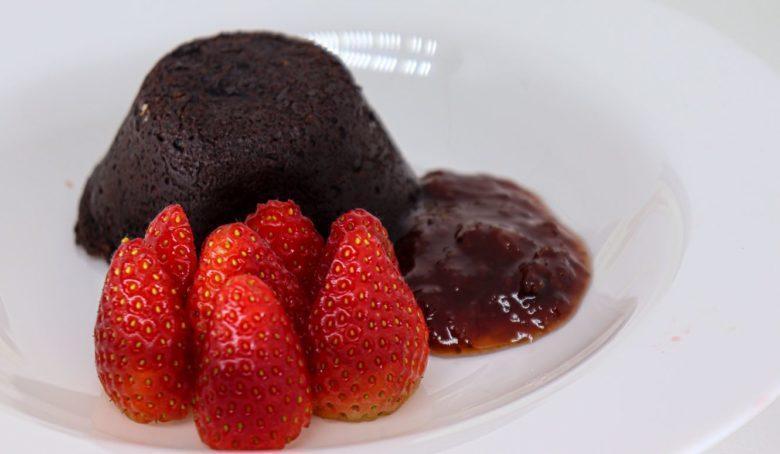 Petit Gateau com geleia de pimenta