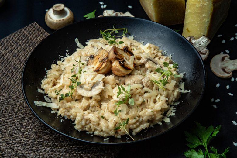 Risoto de cogumelo com vinho