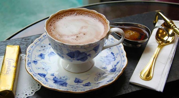 Chocolate quente proteico