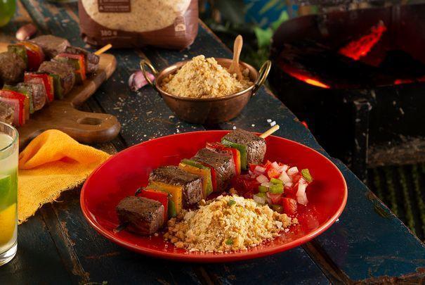 Espetinho de carne clássico