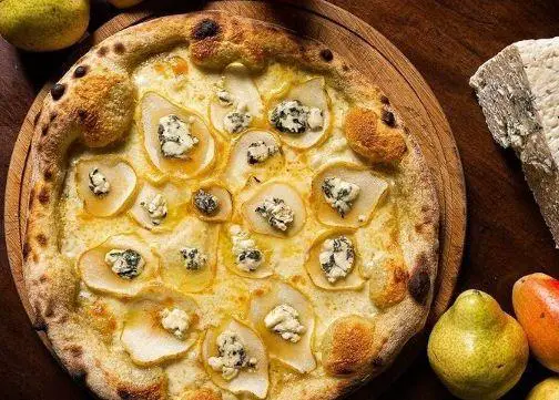 Pizza de pera, mel e gorgonzola