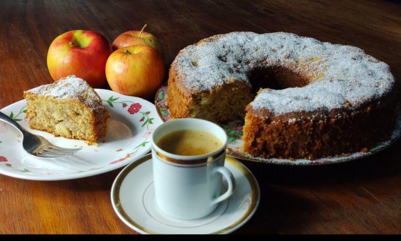 Bolo de maçã e aveia