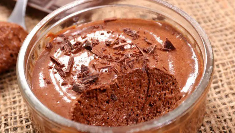 Mousse especial de chocolate com cachaça