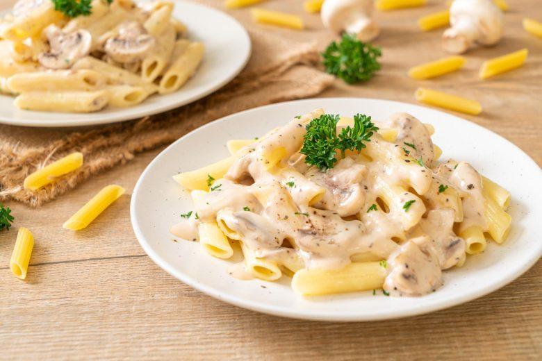 Penne ao molho branco com shiitake