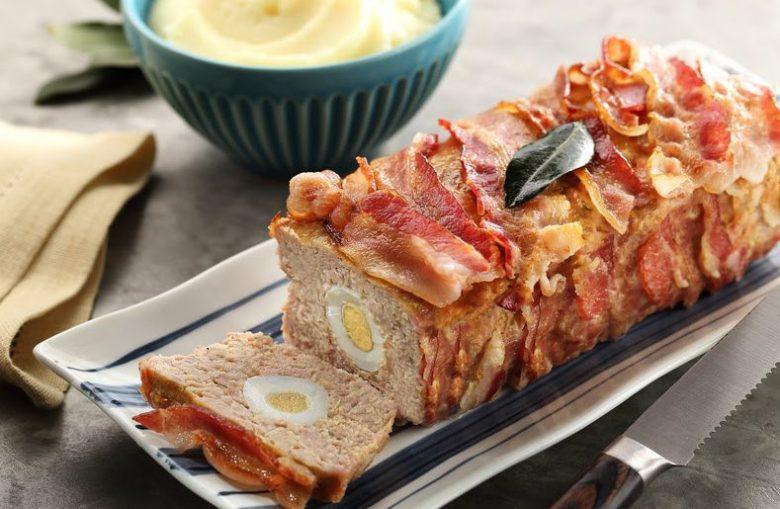 Bolo de carne suína moída
