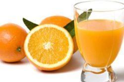 Suco refrescante de laranja