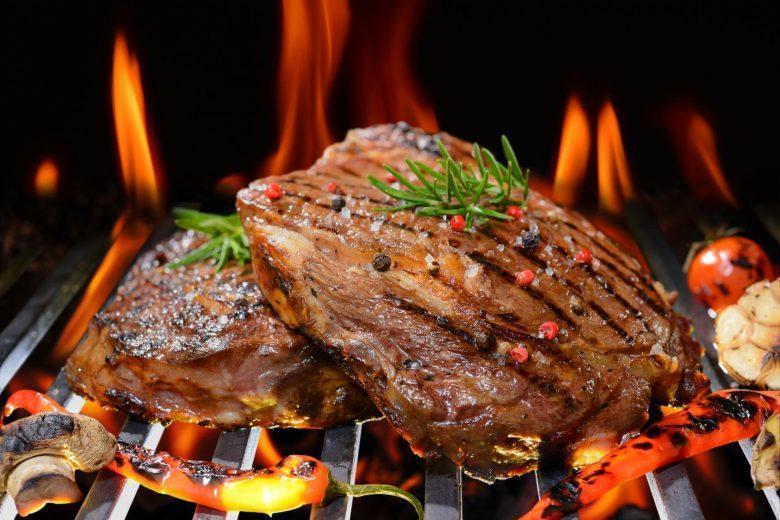 Bife grelhado com tempero picante