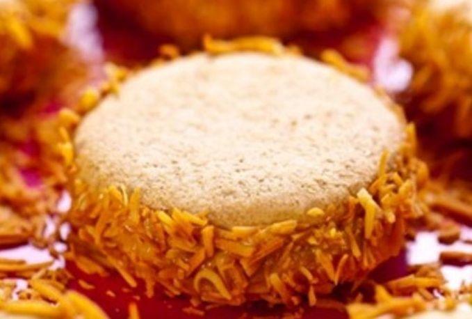 Alfajor de quinoa com recheio de doce de leite 