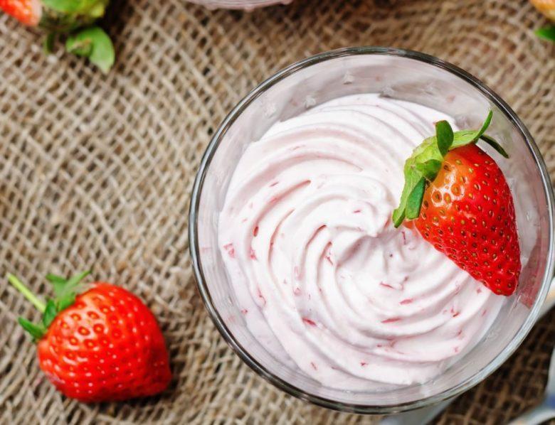 Banana nice cream de frutas vermelhas