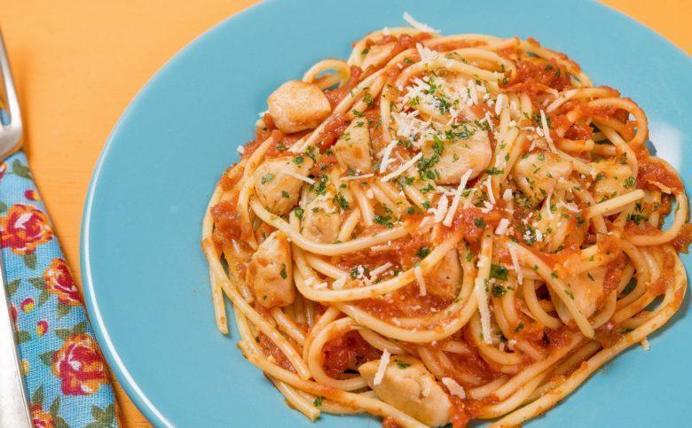 Ragu de frango de uma panela só