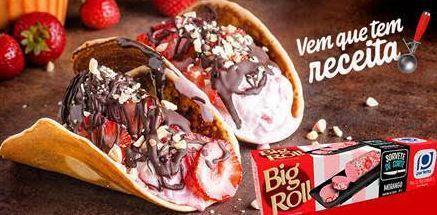 Taco doce com sorvete de morango