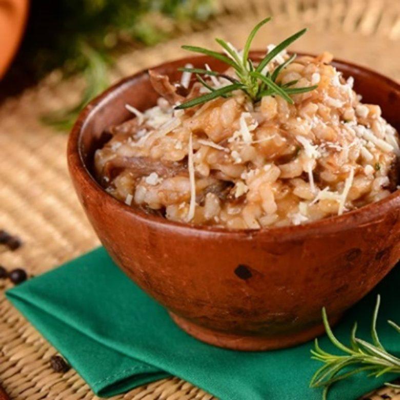 Risoto de carne de panela e parmesão