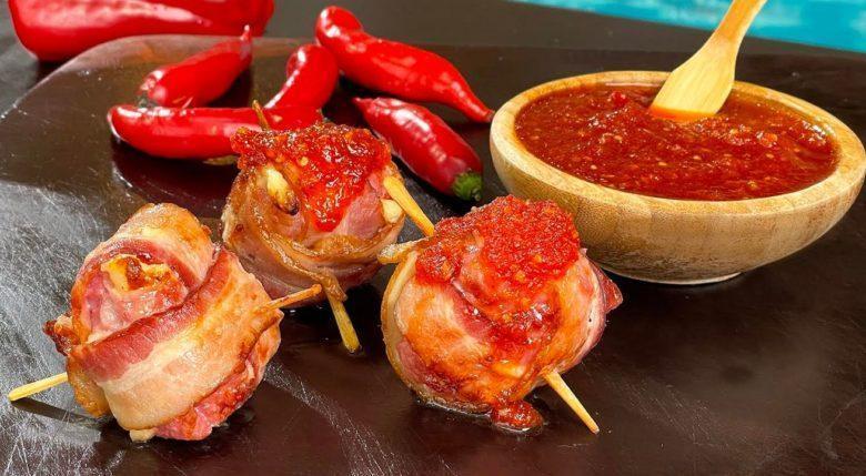 Almôndega de linguiça com molho de pimenta