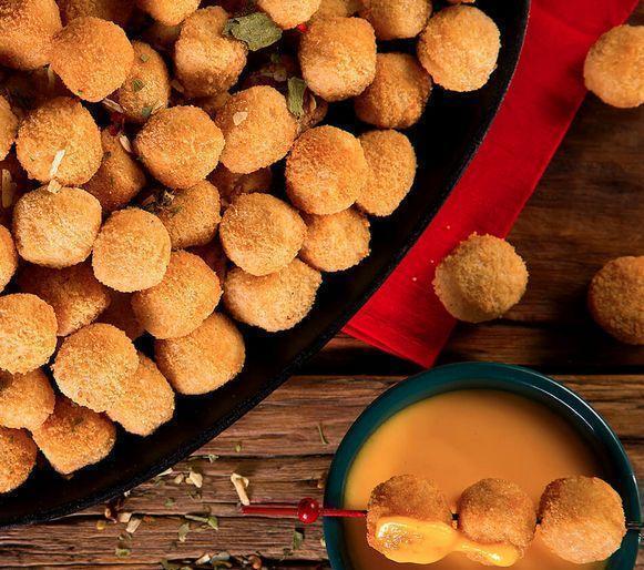 Chicken Popcorn com molho de iogurte com mostarda e mel