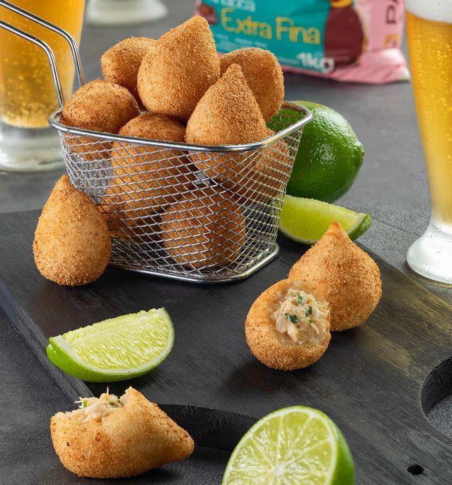Coxinha com farinha de mandioca
