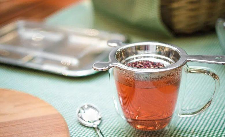 Infusão de frutas vermelhas com hibisco, hortelã e limão