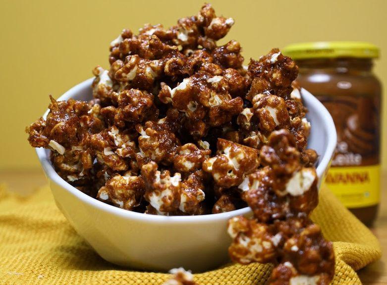 Pipoca crocante com doce de leite