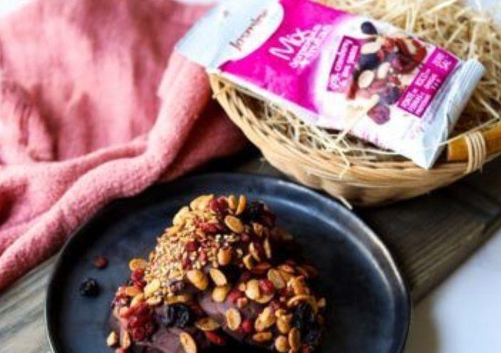 Ovo de Páscoa com mix de sementes e frutas