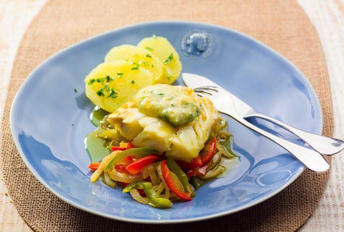 Bacalhau com cama de pimentões