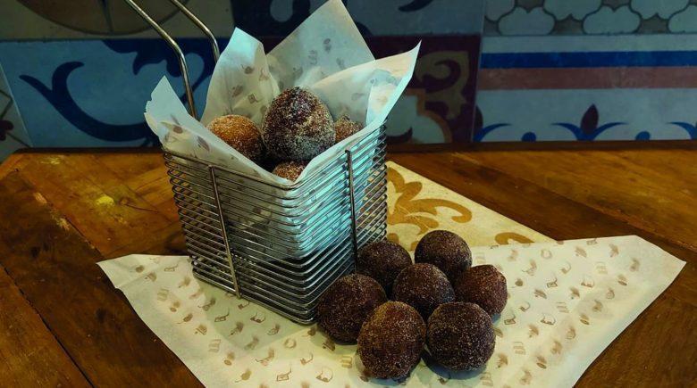 Bolinho de chuva com cacau