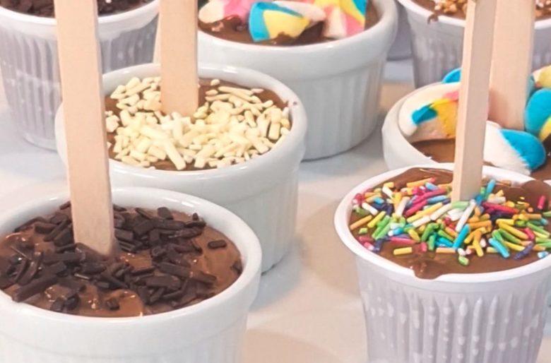 Chocolate quente no palito